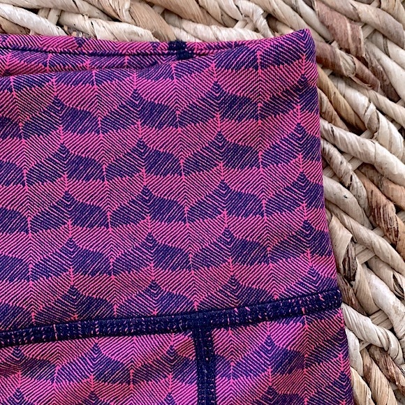 Vineyard Vines Etched Whale Tail Performance Legging - Picture 4 of 10